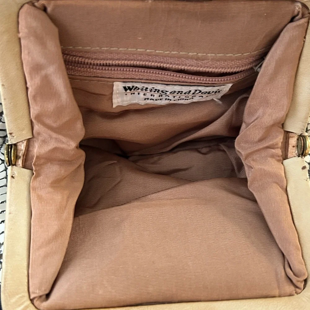 Vintage Whiting & Davis ivory metal crossbody bag. Kiss lock, leather trim. Nice - Picture 10 of 16